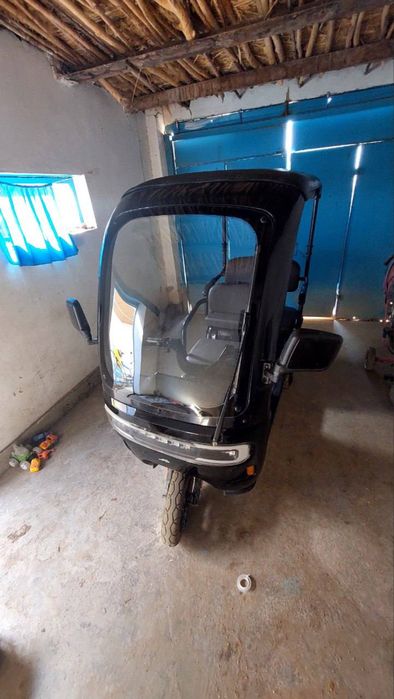 Скутер трицикл 3х местный новый