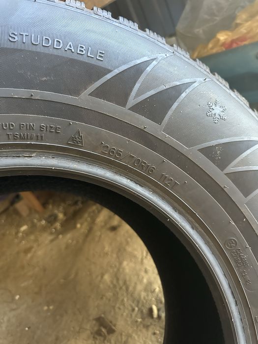 Продам покрышки зимние