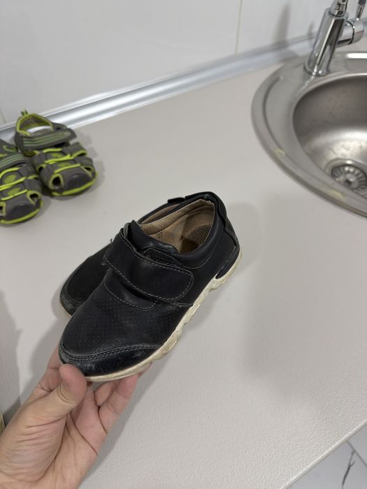 Разная обувь для мальчиков, размер 27. За все 150.000