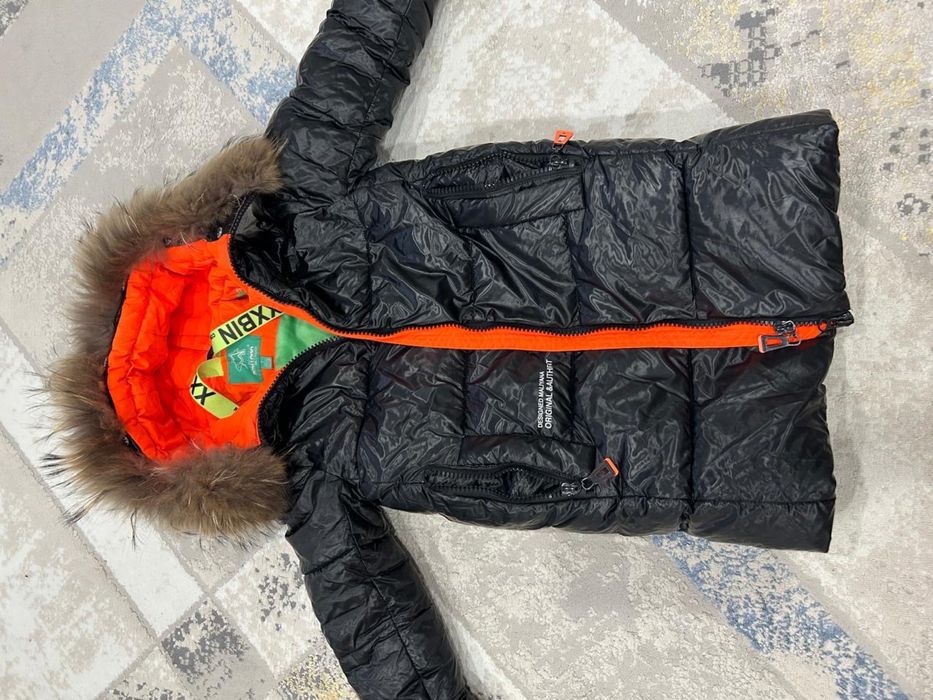 Продам куртку для девочки