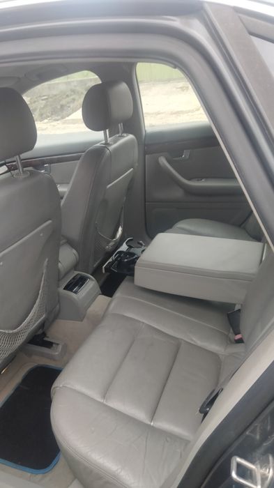 VAnd audi A4 an 2004 motor 2000 benzina