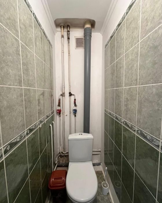 Продам 2-х, Сатпаева 23 1995 г п  1 эт
