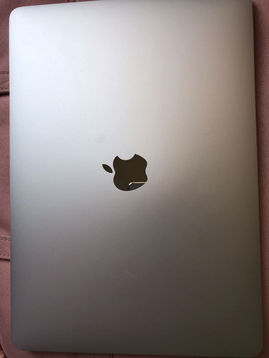 Продается MacbookPro 13.3 inch 2017