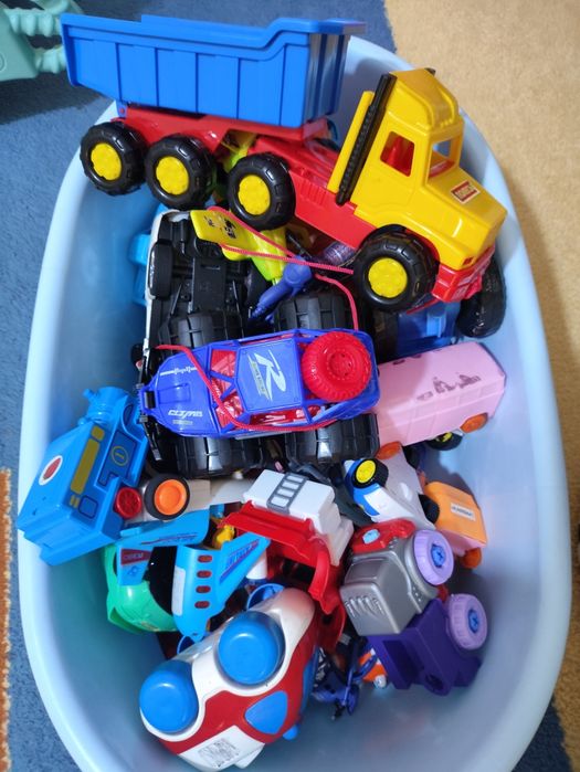 Продам разные детские игрушки машинки