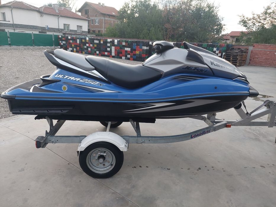 Продавам джет Кавазаки ултра 250