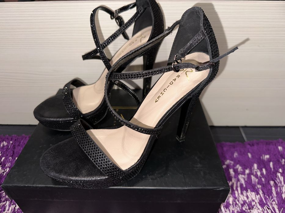 Официални токчета