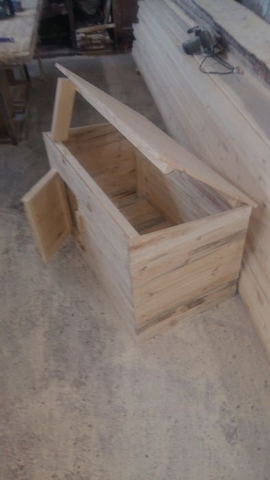 Будка для собаки  средних размеров