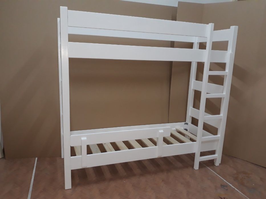 TRANSPORT GRATUIT.Pat etajat cod 2027