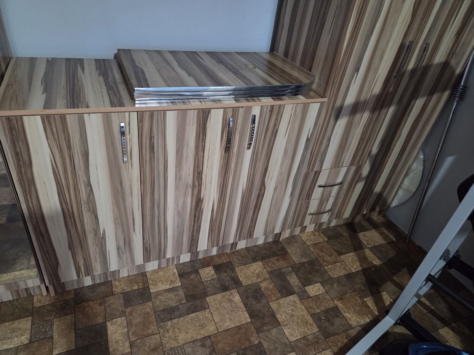 Продам  шкаф  б/у