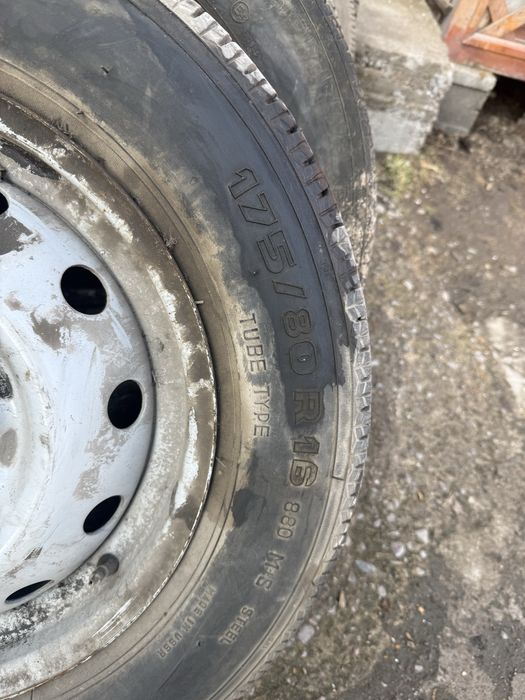 Продам шины с диском на Ниву