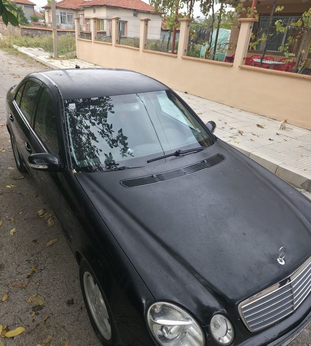 Продавам Mercedes W211