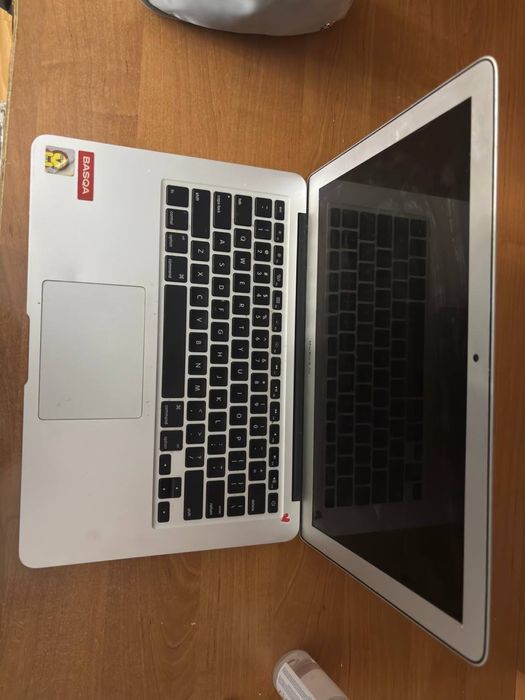 MacBook Air 13 дюймов (Early 2015)