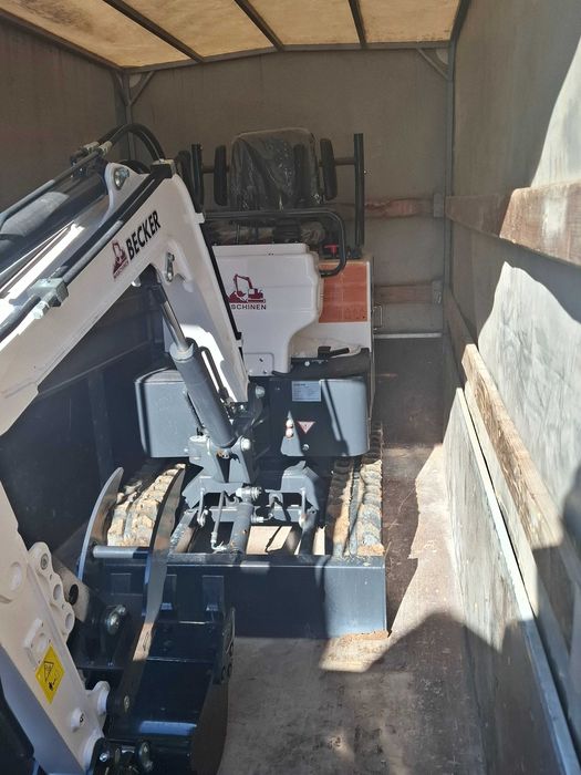 Услуги с мини багер и самосвал