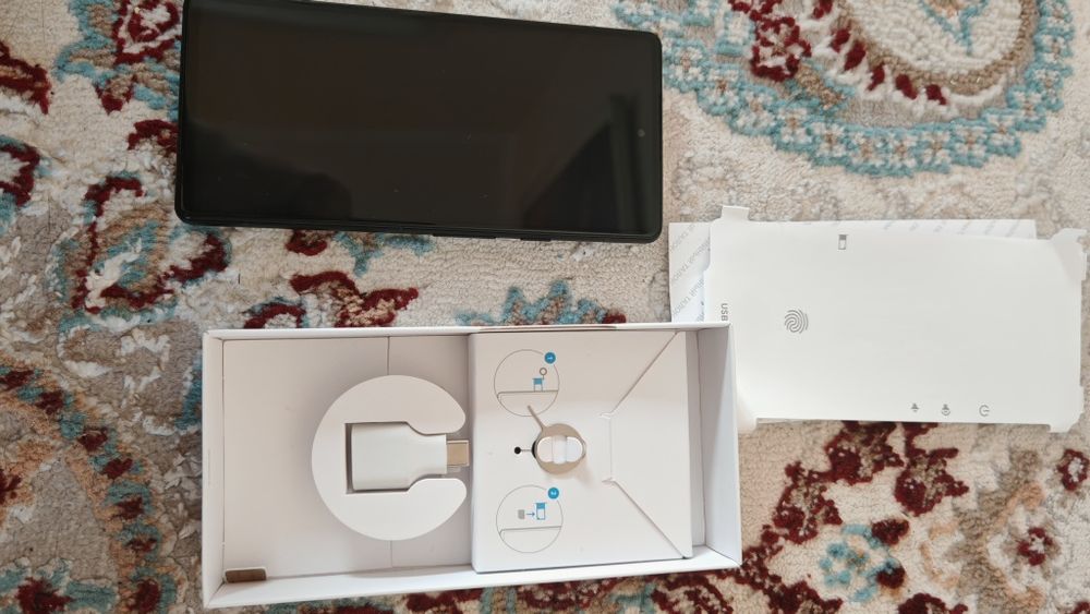 Google Pixel 6A 128 GB (белый)