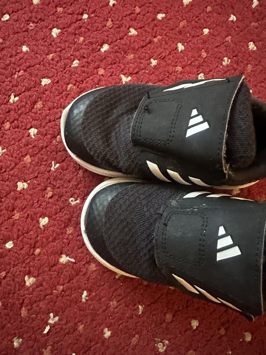 Adidasi mar 21 baieti