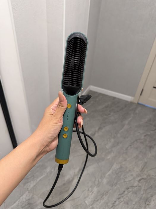 Выпрямитель -расчёска для волос