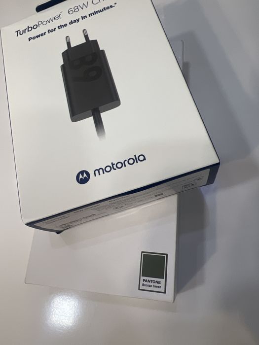 Motorola Edge 70 NOU de 512 GB si 12 RAM