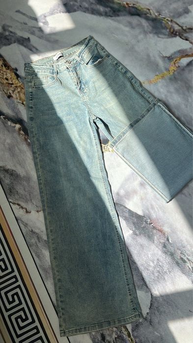 Голубые джинсы DENIM
