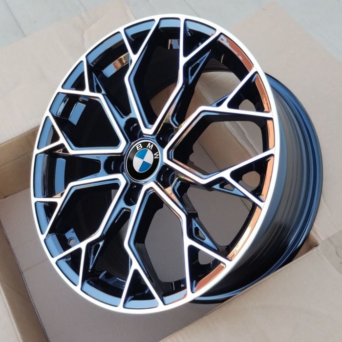 Jante 19 BMW 5 x 120 in 2 latimi
Compatibile BMW F01 F06 F07 F10 F11 F15 F16 F20 F21 F25 F30 F31 F33 F34
Produs Nou cu Factura și Garanție