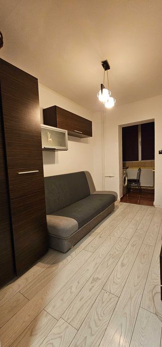 Proprietar inchiriez garsoniera in Calea Lipovei