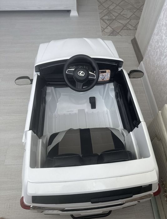 Продам игрушучную машину