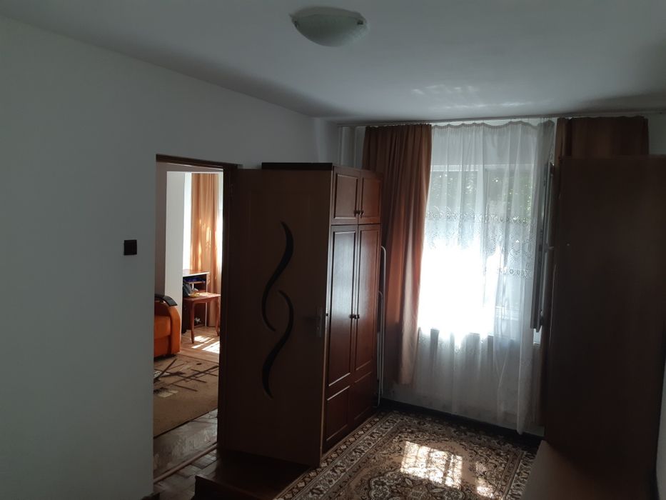 Închiriez apartament