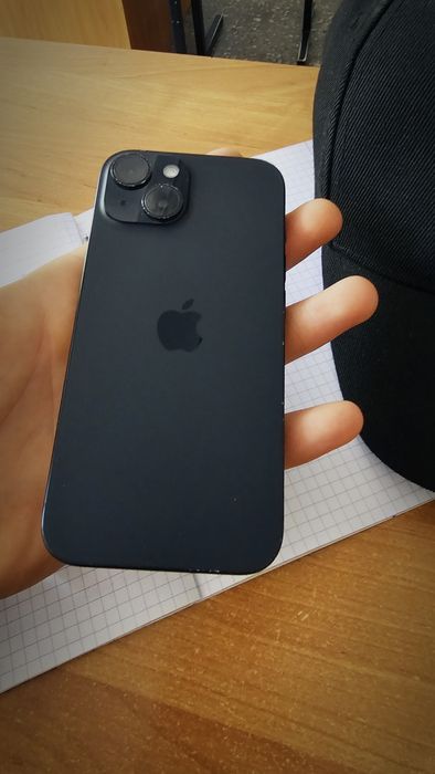 Продам iPhone 15 128/85