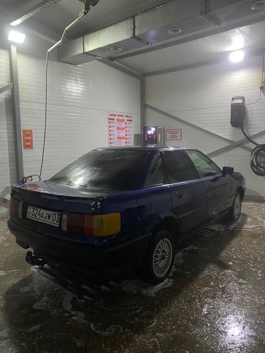 Продам ауди 80 Б3 ,1.8 карб