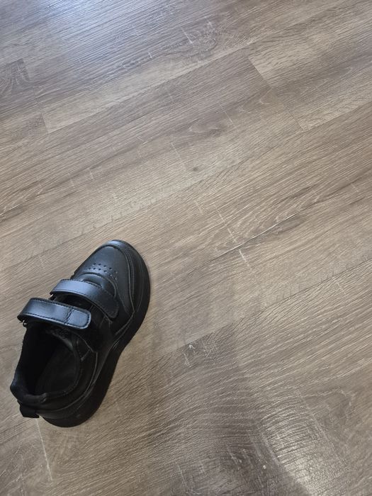 Продам детские осенние кроссовки, 30 размер