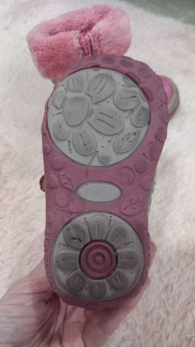 Ботушки- различни размери (21, 25, 26, 30 и 32)