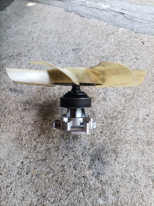 Вентилатор на радиатора+перка за охлаждане+водна помпа за Киа Соренто