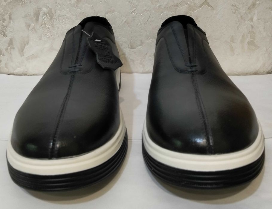 Продам Кроссовки - Макасины. Италия. Giovane Rossi.