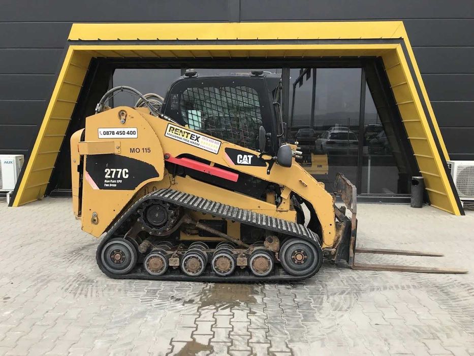Мини челни товарачи Cat 277C 4200кг.