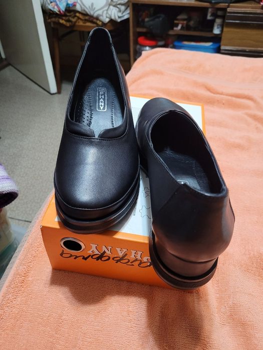 Женские кожаные туфли