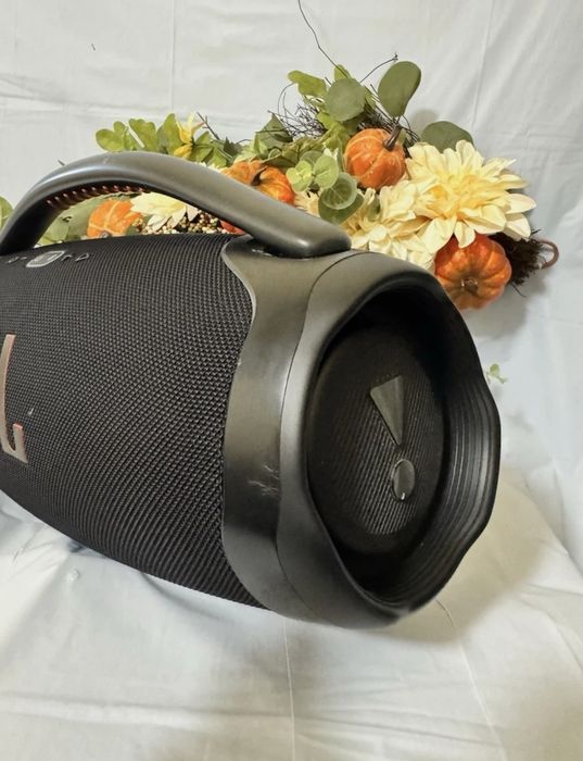 Продавам JBL boombox 3