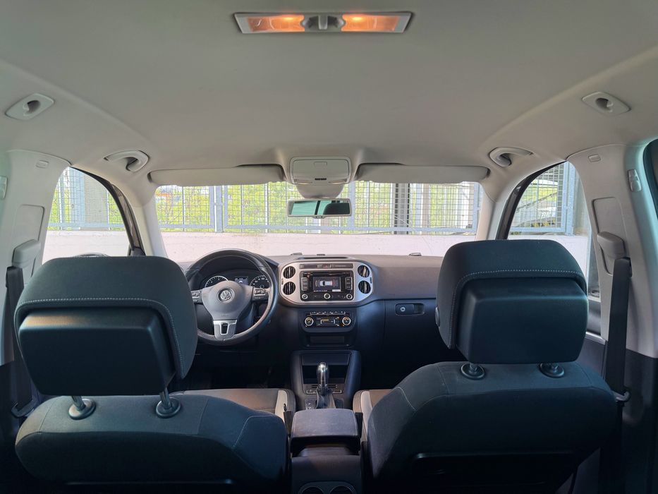VW Tiguan 2.0 TDI 177 CP 4x4 • Bi-Xenon • Day Light LED • Climatronic • Senzori parcare • Scaune încălzite • Pilot automat • Park Assist • Proprietar
