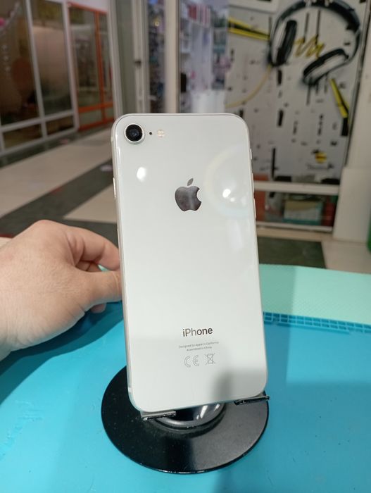 iPhone 8 64gb белый
