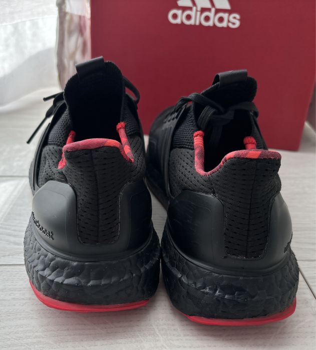 Adidas UltraBoost DNA Mono Chinese New Year маратонки