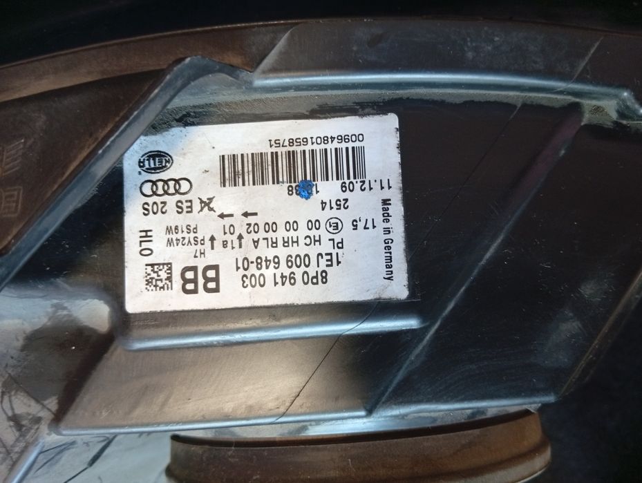 Продавам Фарове за Audi A3 8p 2009-2013
Фаровете са в много добро съст