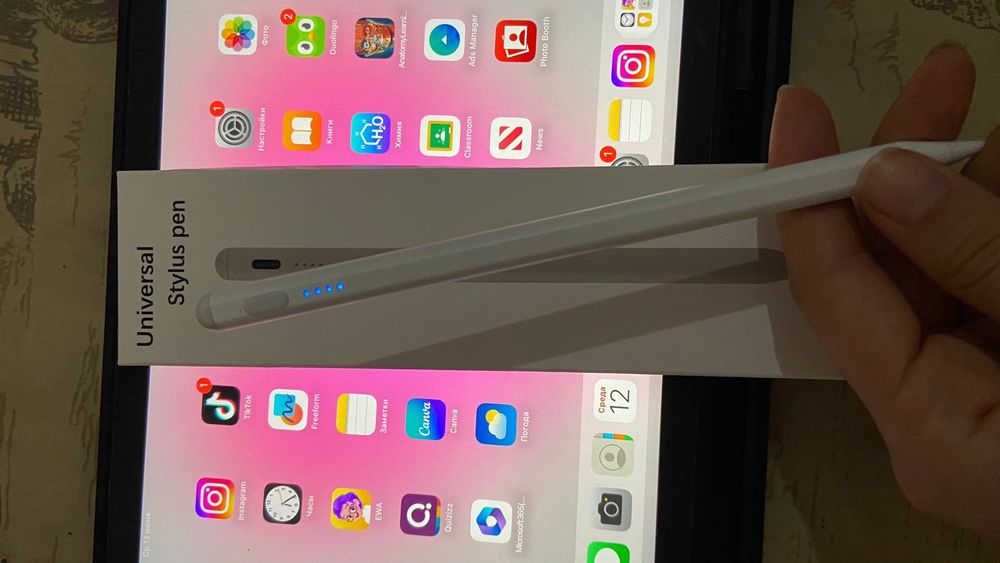 Продам айпад 6 поколения