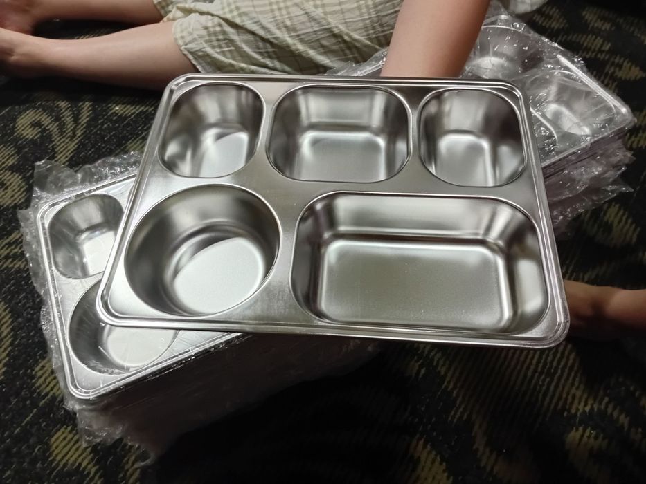 Продаются ланчбоксы.