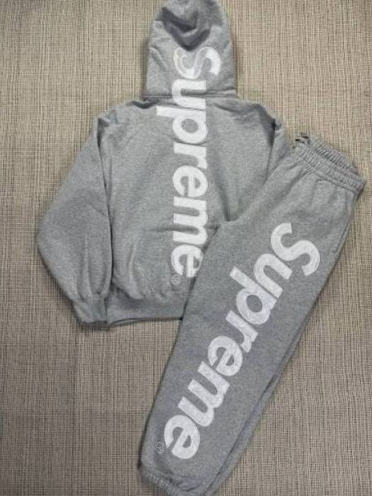 Set Hanorac si Pantaloni Supreme