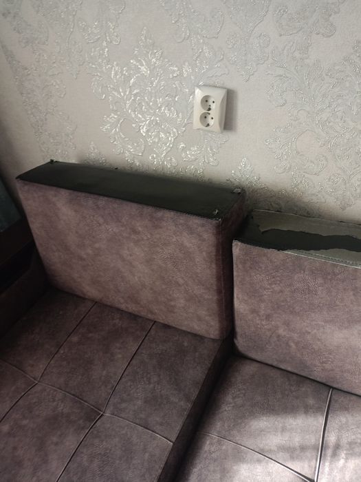 Продам диван средним состояни