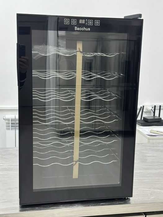 Холодильник для вина разных размеров для разного количества бутыло