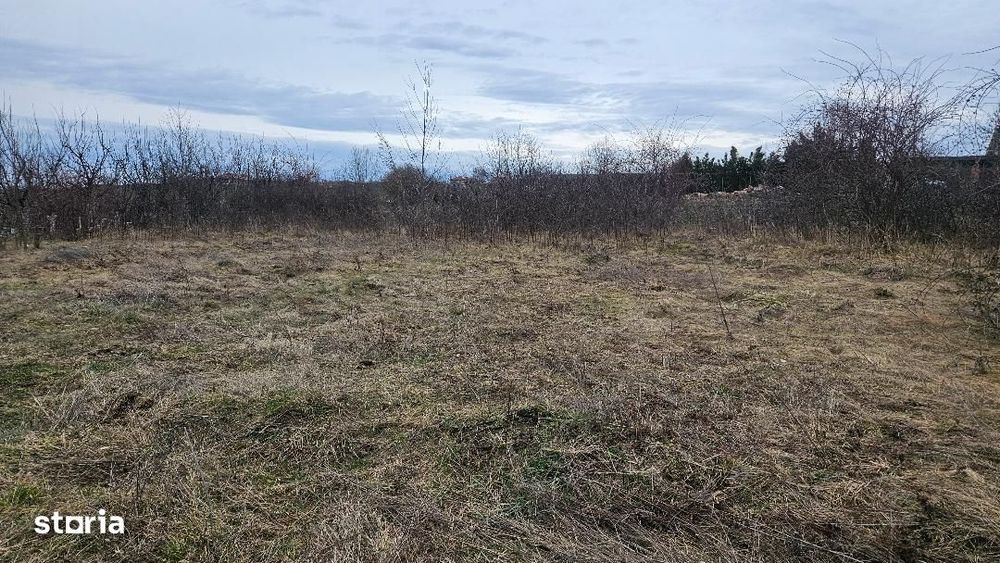 Teren de vânzare 450mp, acces la utilități