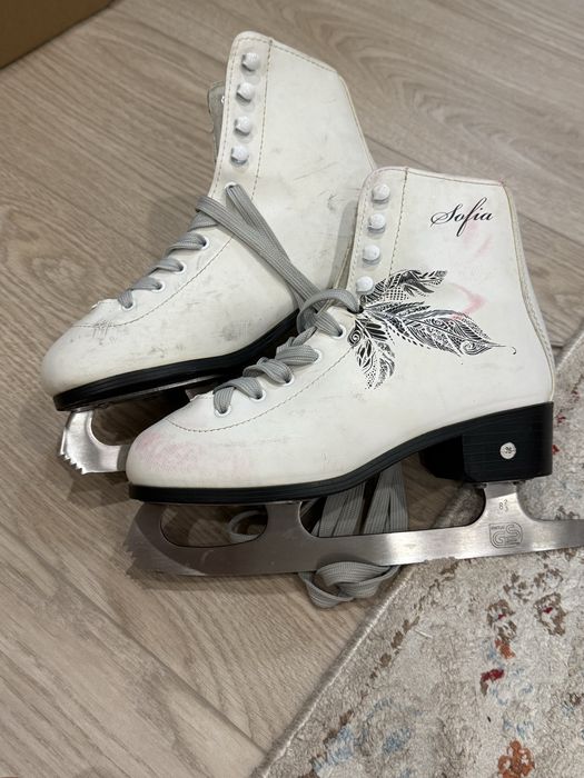 Продам коньки для девочки 36 размер