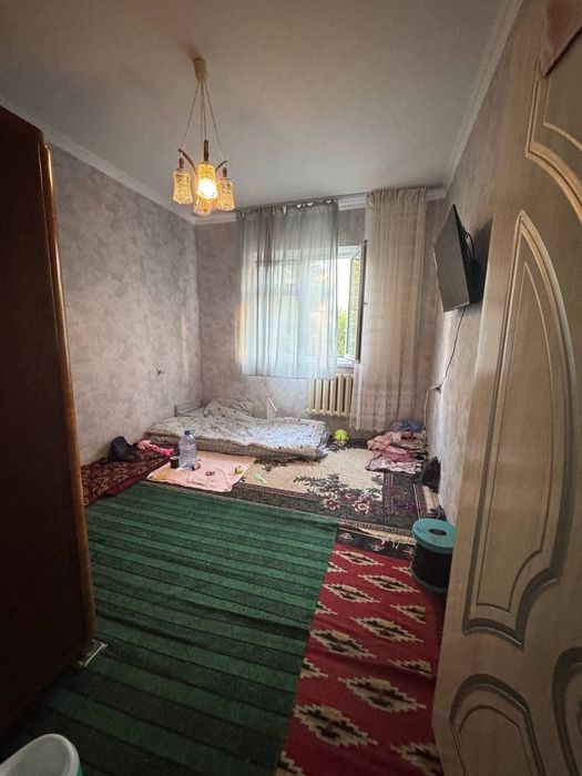 Продаётся в М.Улугбекском Р-не Ттз А.Югнакий 3/2/5 Балкон 2Х6 НеТорец
