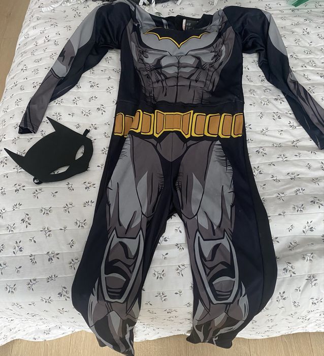 Costum Batman H&M marimea 134-140