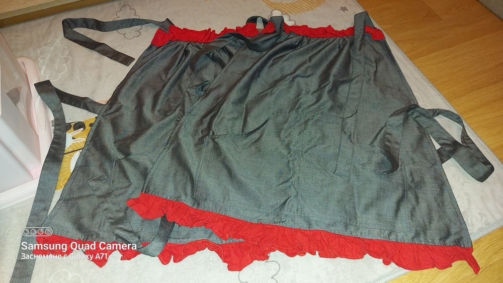 Продавам 2 бр нови престилки