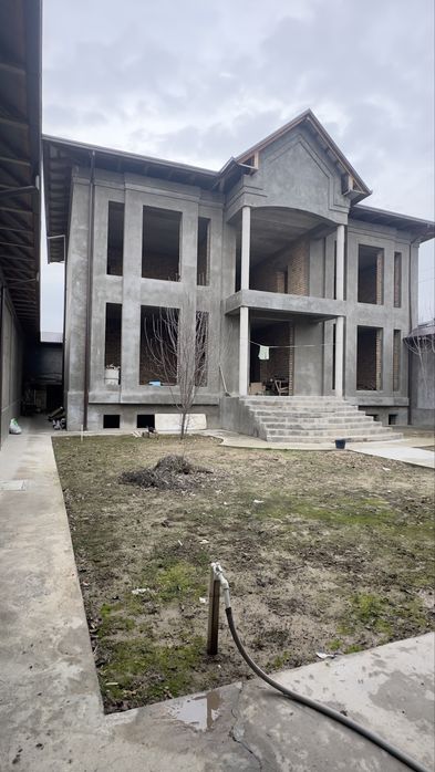 Mehnatda uy sotiladi